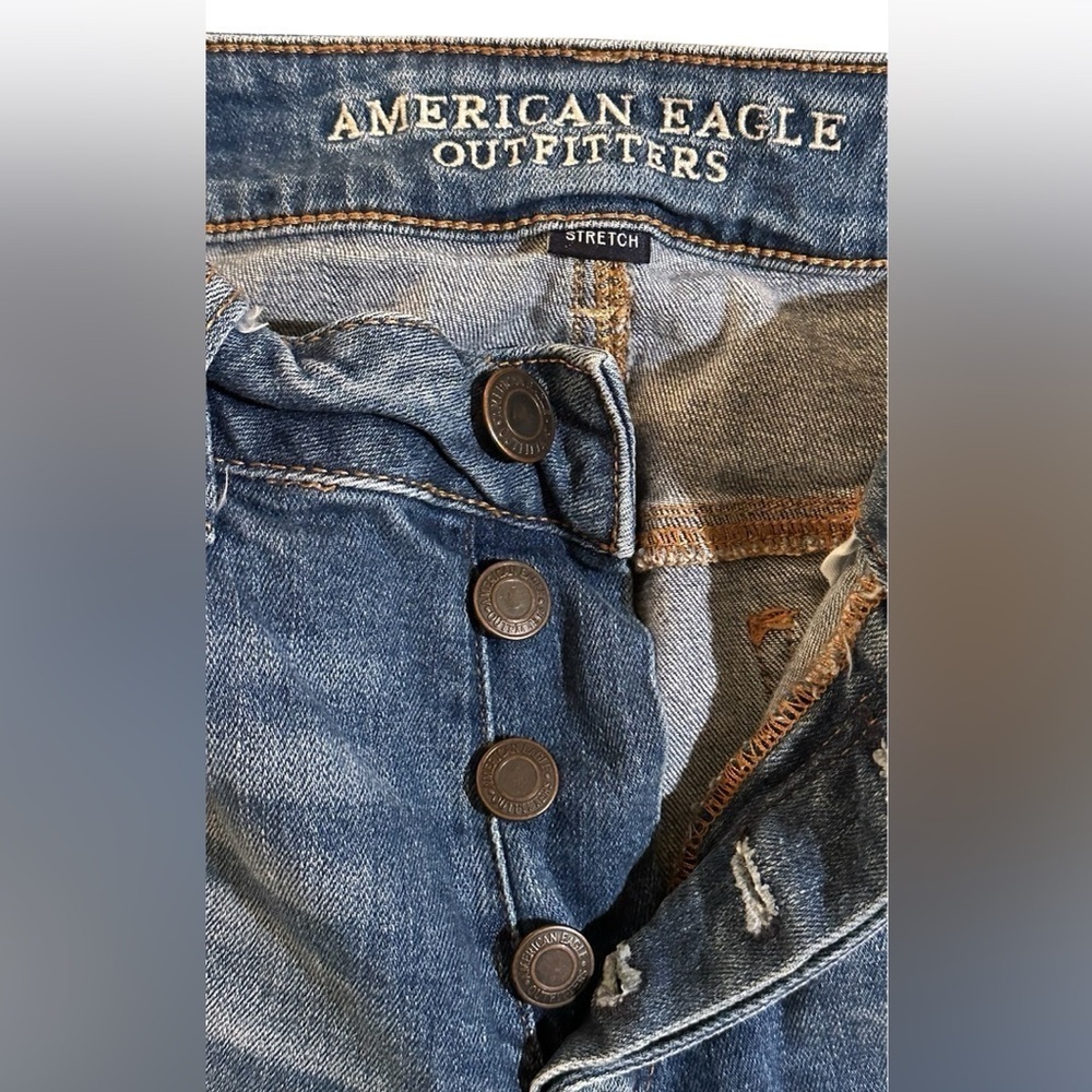 American, Eagle outfitters Blue distressed Denim Jeans. - Picture 4 of 7